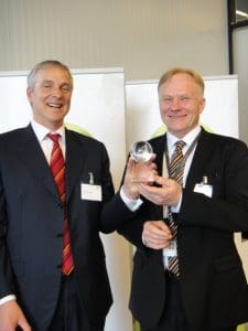 To the left: Mr Pierre Girardin, Executive Vice President for CEVA Logistics in the BeneluxTo the right: Mr Christian Rönnholm, Director, Global Parts Management, Wärtsilä Services