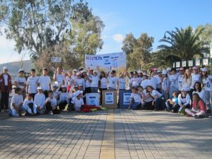 HELMEPA Junior members and their teachers from the 27th Elementary School of Volos during their cleanup of Alykes in Volos 