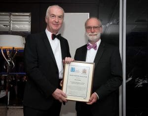 Tom Boardley, Executive Vice President and Global Head of Corporate and External Affairs at Lloyd’s Register, (and the next President of RINA) presenting an award to Barry Deakin.