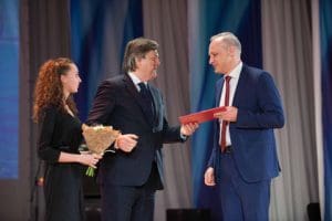 Right -Alexey Khaydukov MD SCF Management Services (Novorossiysk) receiving certificate from Victor Olersky Russia's Deputy Minister Transport